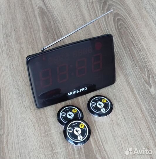 Табло вызова официанта руссифицировано и кнопки