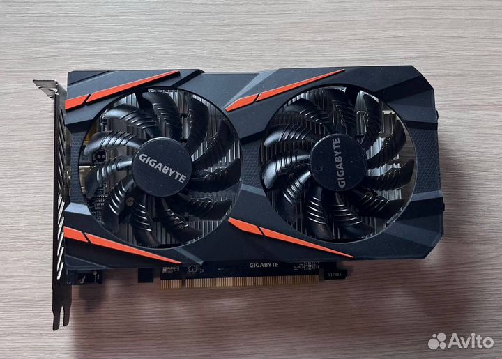 Видеокарта gigabyte radeon rx 560 4GB