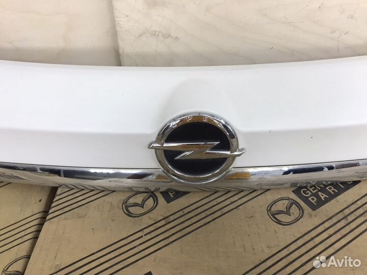 Молдинг багажника Opel Mokka 2012+
