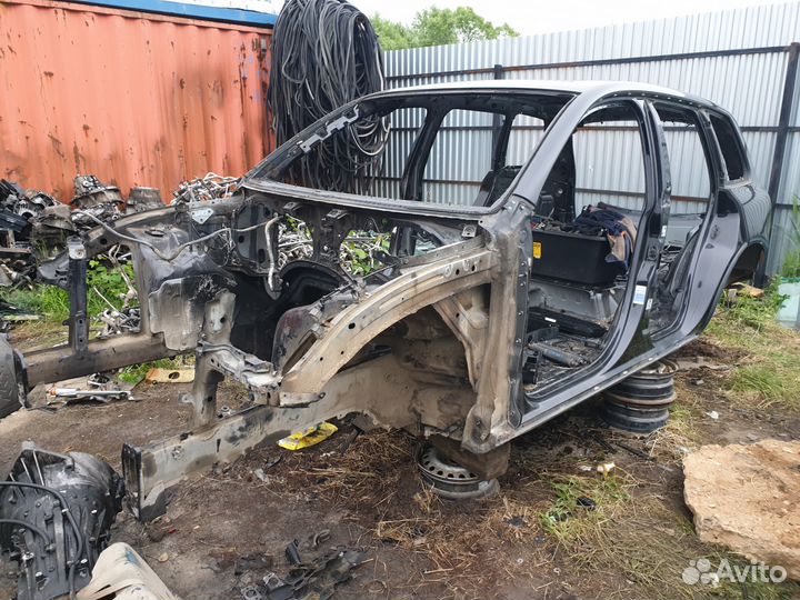 Кузов целый не битый не резаный vw touareg 1 gp