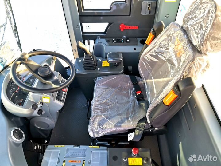 Фронтальный погрузчик Ensign YX740H, 2023