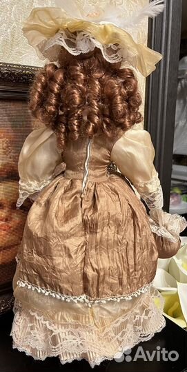 Кукла фарфоровая коллекционная