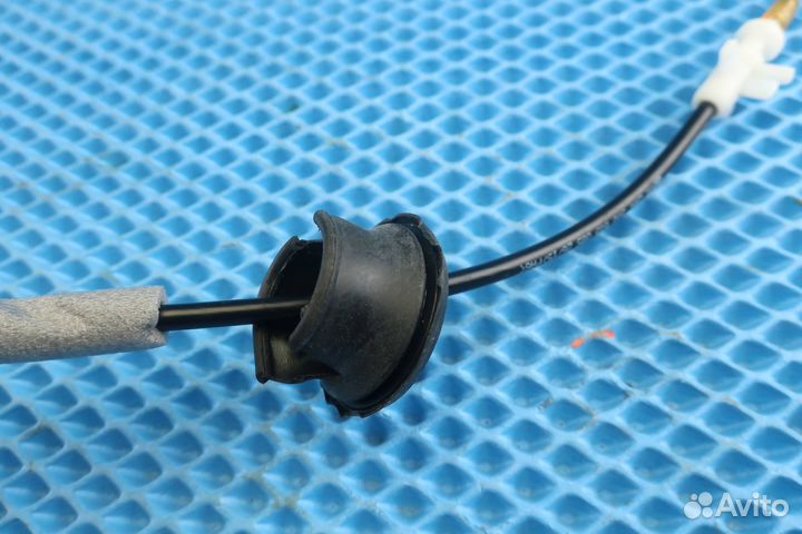 Трос замка двери 3V0839085 Skoda Superb