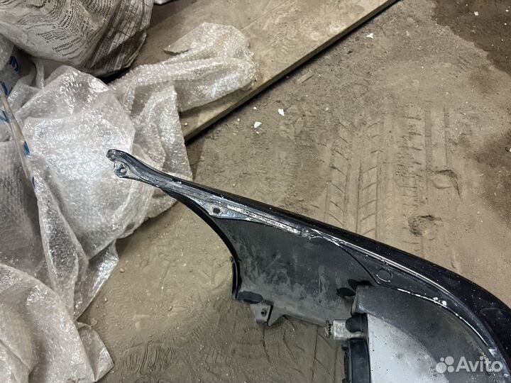 Передний бампер с губой и туманками toyota chaser