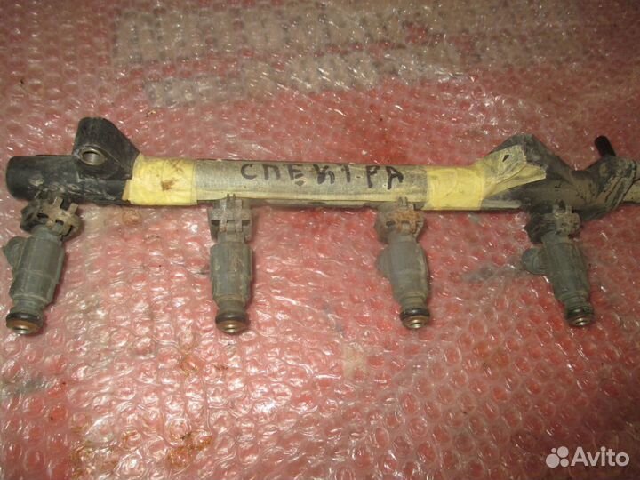 Рампа топливная. Киа Спектра