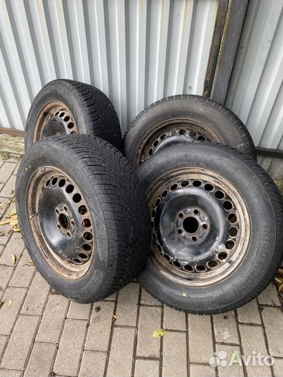 Roadmarch Winter XPro 888 215/60 R16