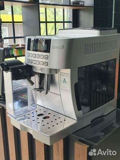Кофемашина De'Longhi Magnifica ecam 22.360, серебр