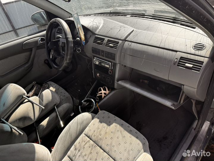 Volkswagen Pointer 1.0 МТ, 2005, битый, 200 000 км