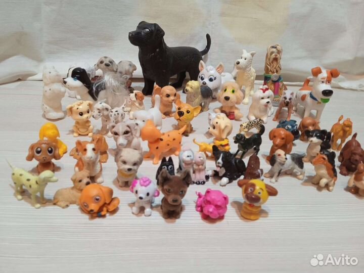 Фигурки животных и киндеры