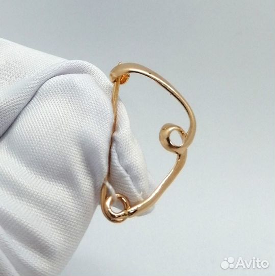 Золотая брошь