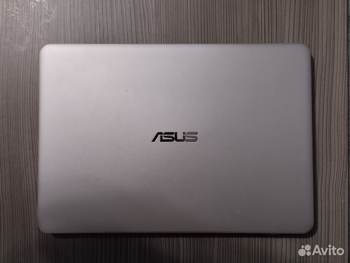 Ультрабук Asus Zenbook UX305F M-5Y10C 8Gb SSD256