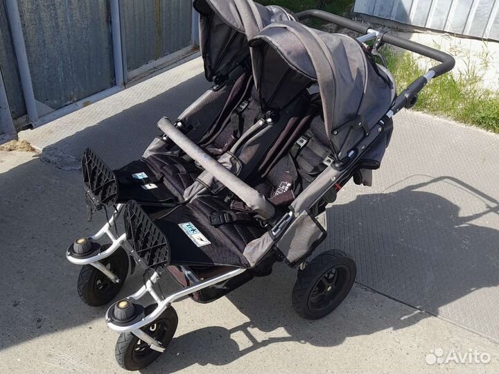 Коляска для двойни