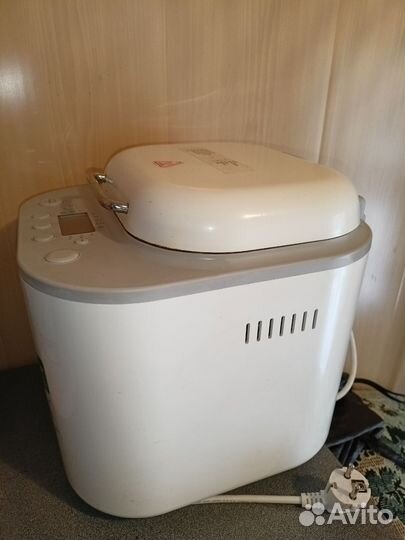 Продам хлебопечку 