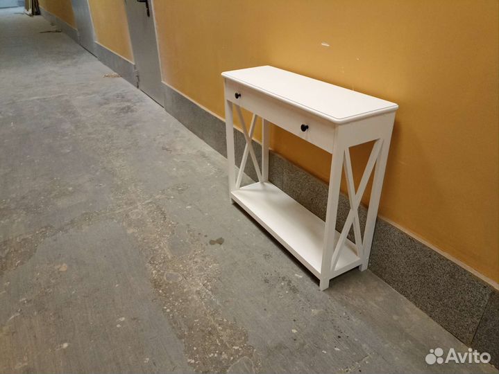 Туалетный столик, консоль