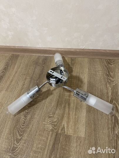 Продам люстру