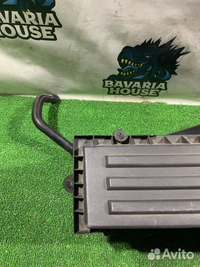 Корпус воздушного фильтра Volkswagen Passat B6 CDA