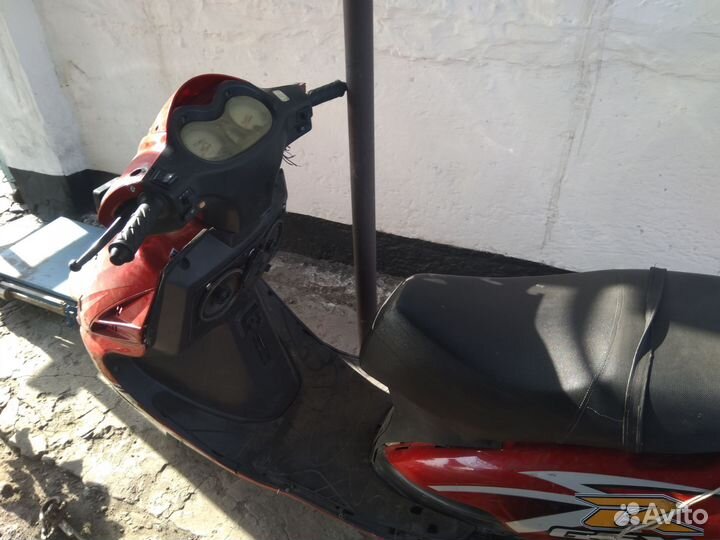 Продам скутер 150 кубов
