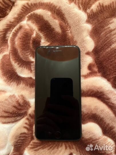 Телефон iPhone 8 plus