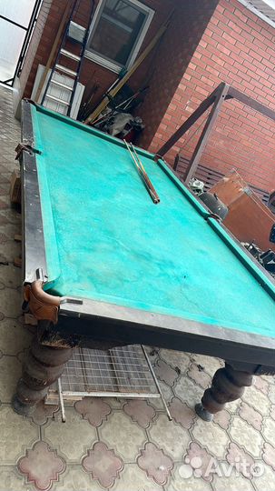 Бильярдный стол