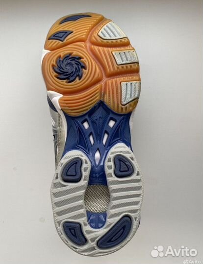 Кроссовки mizuno