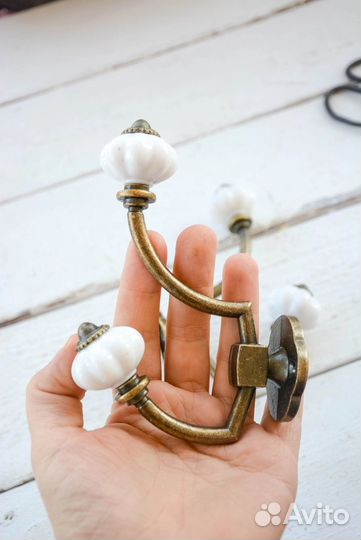 Крючок настенный винтаж