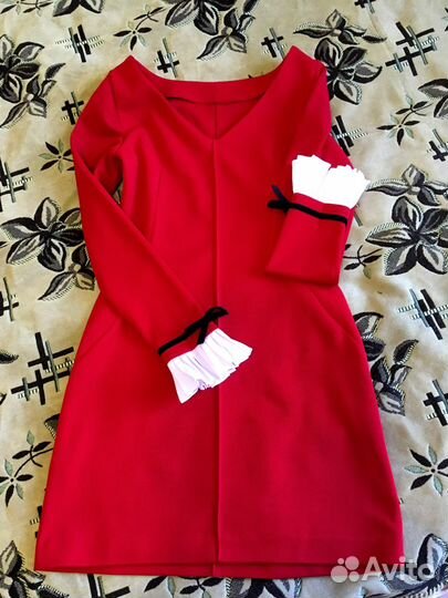 Красное платье