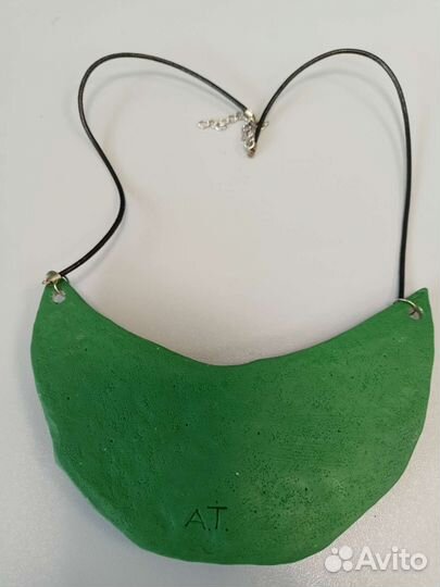 Украшение на шею