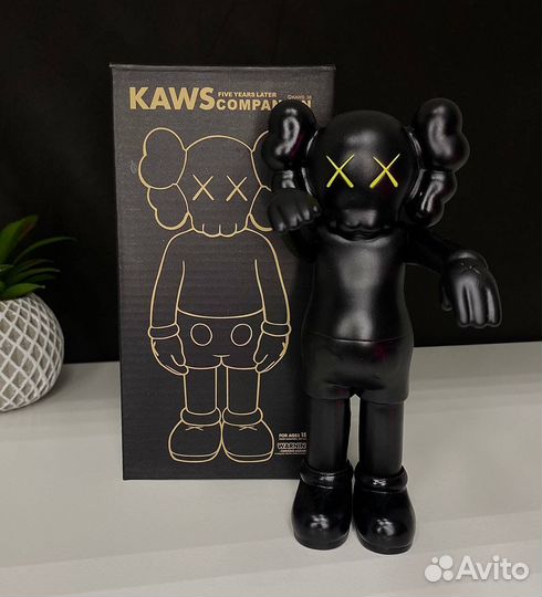Игрушки kaws