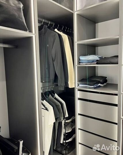 Гардеробная на заказ с подсветкой