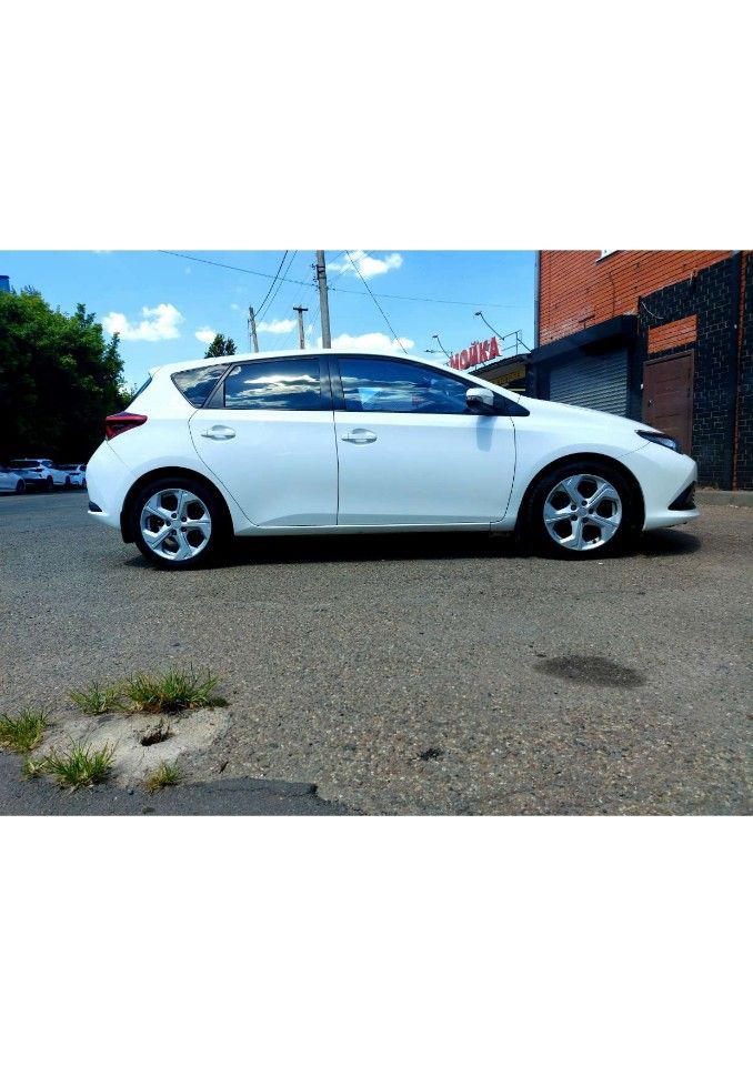 Toyota Auris: фото владельца