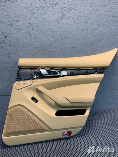 Обшивка боковой двери задняя правая Porshe