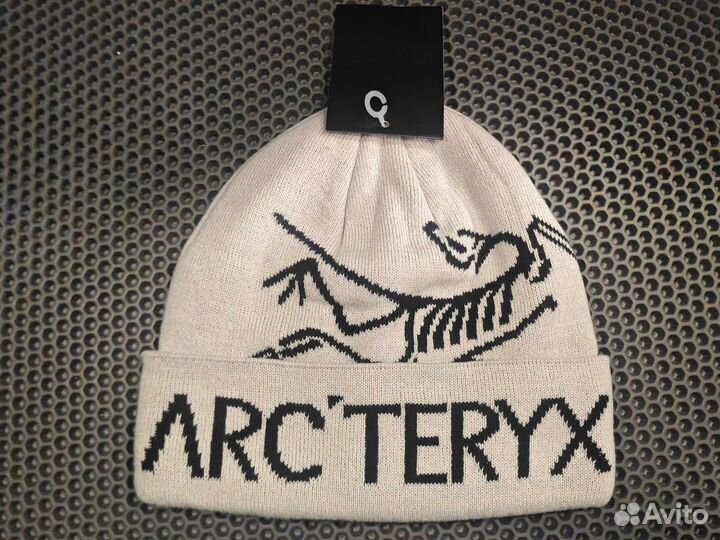 Зимняя шапка arcteryx