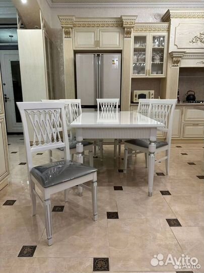 Кухонные столы и стулья