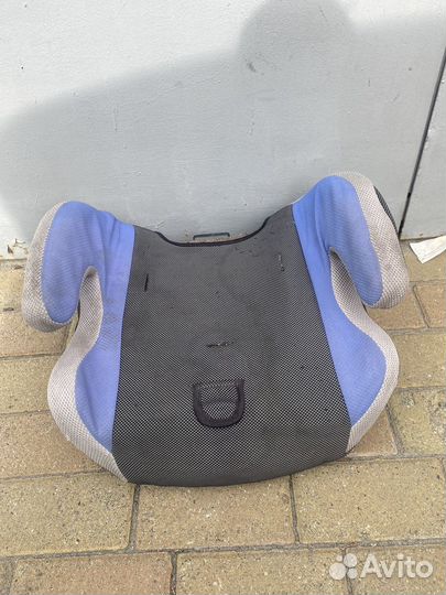 Автомобильное сидение 