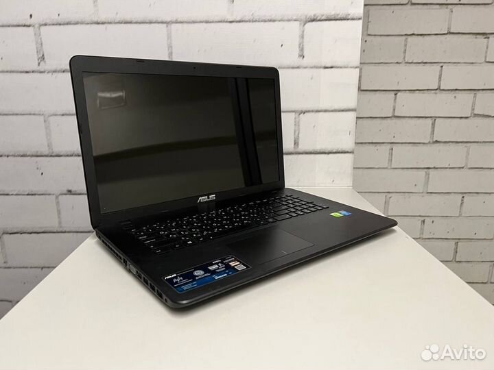 Asus ноутбук 17 дюймов\i5-4200U\GeForce 820M
