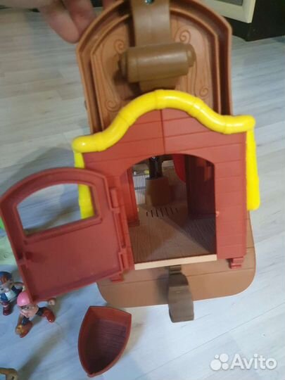 Корабль Джейк и пираты