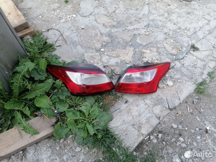 Задние фонари Ford Focus 3