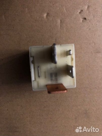 Реле Volkswagen Golf 2 хетчбек 1.8 1984