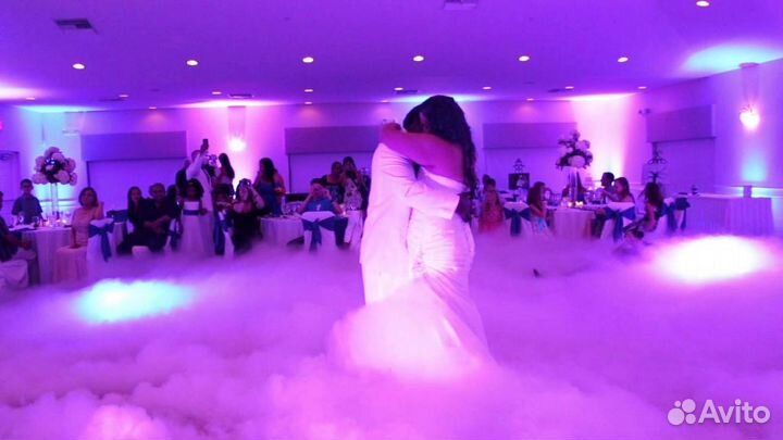 Тяжелый дым, фонтаны, горящие сердца, фейерверки