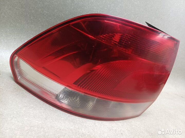 Фонарь задний левый Volkswagen Polo седан 1.6 cfna
