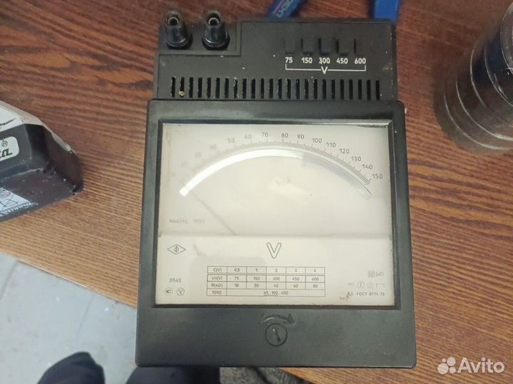 Вольтметр