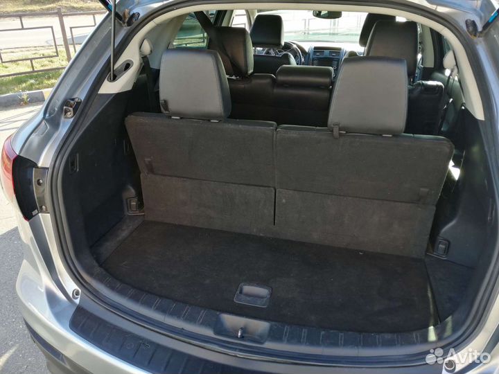Автомобиль Mazda CX-9, с водителем