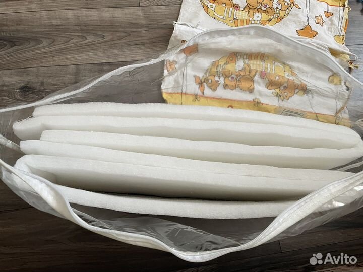 Защитный бортик для детской кровати