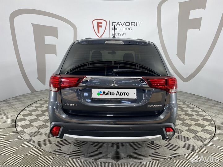 Mitsubishi Outlander 2.0 CVT, 2016, 138 650 км