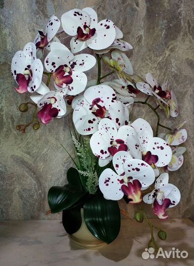 Композиция декор из искусственных орхидей