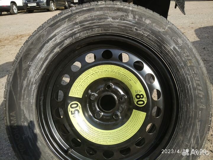 Yokohama BluEarth AE50 SUV 215/65 R17 99V