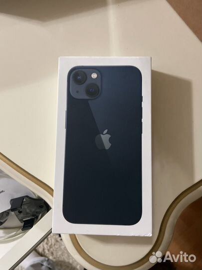 Коробка на iPhone 13
