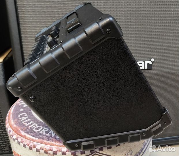 Гитарный комбо Roland Cube Street