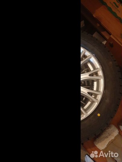 Bridgestone Blizzak Revo GZ 215/55 R16