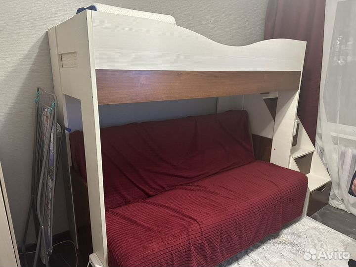 Кровать двухьярусная с диваном внизу